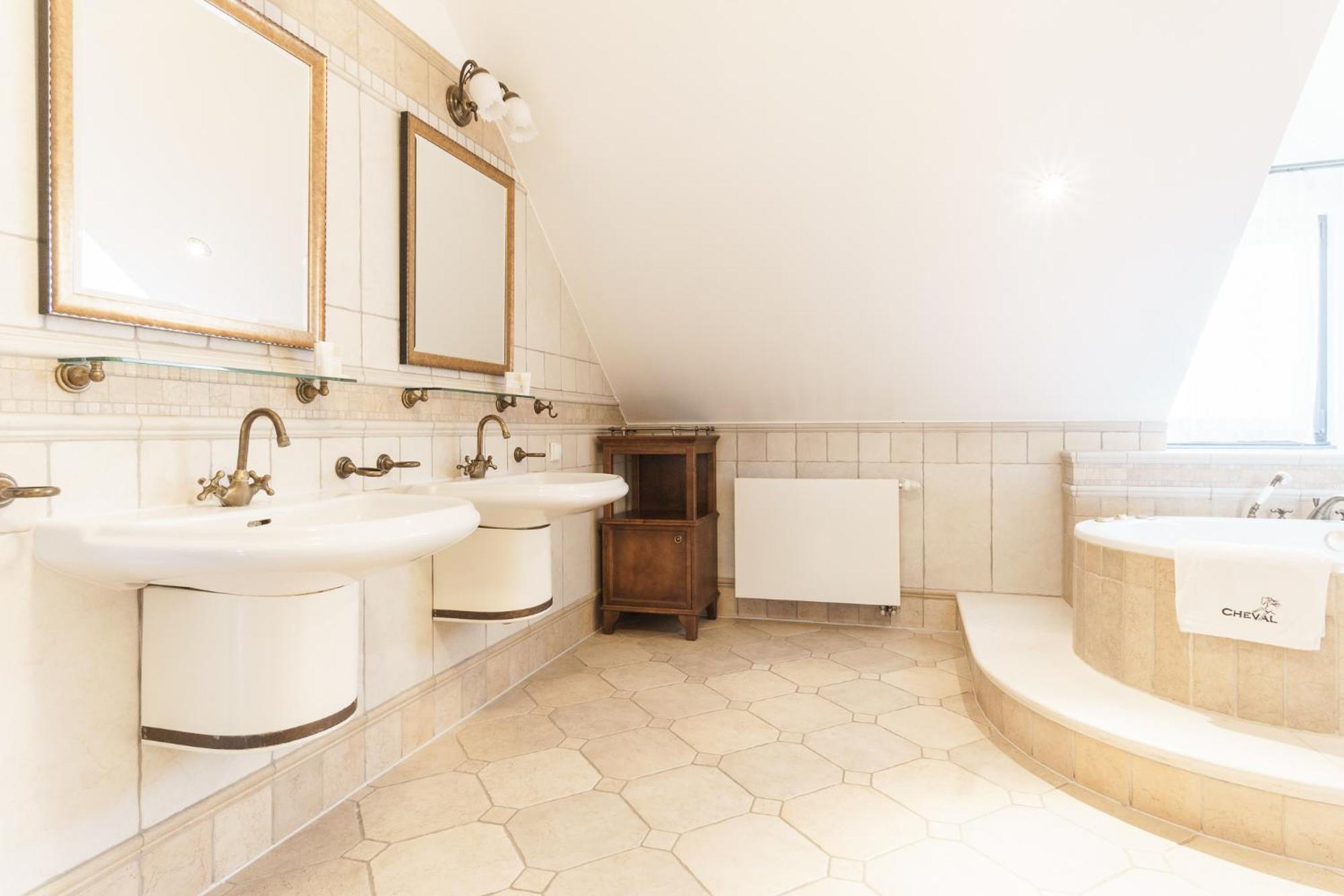 Apartamenty W Dworku Cheval Cracovia Esterno foto