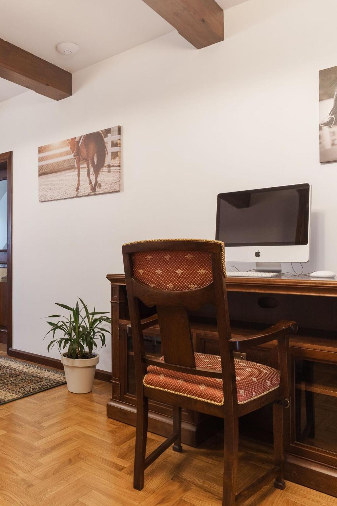 Apartamenty W Dworku Cheval Cracovia Esterno foto