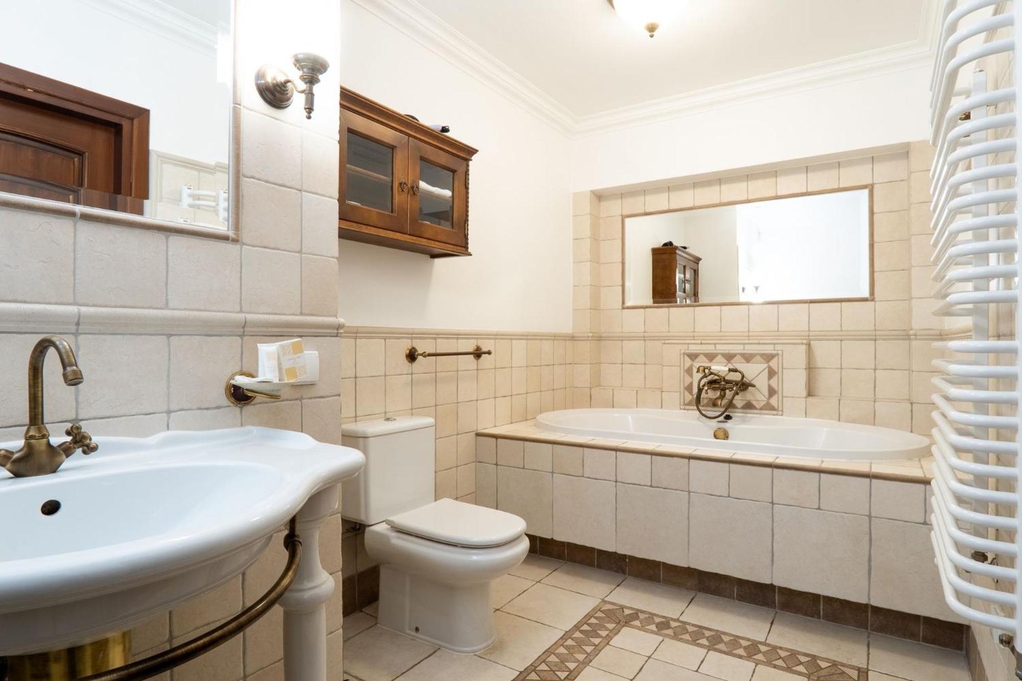 Apartamenty W Dworku Cheval Cracovia Esterno foto